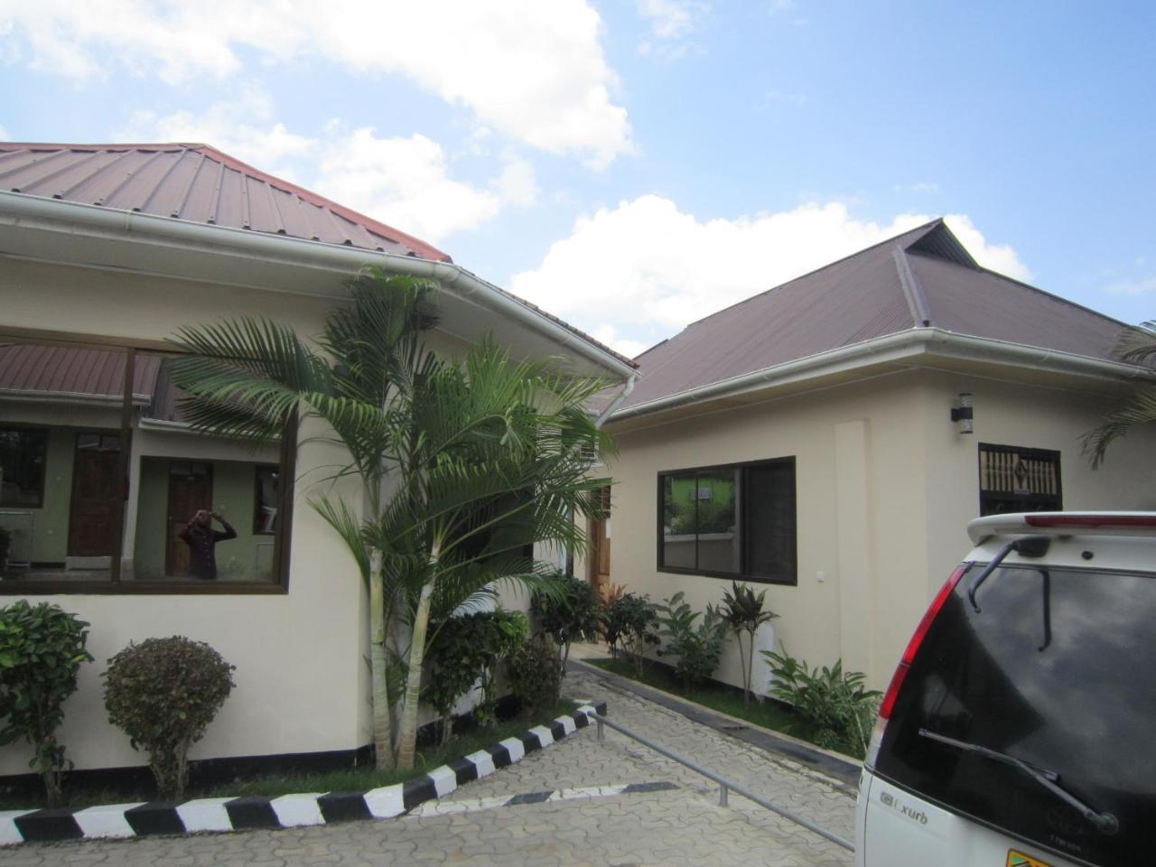 Jakicha Motel Dar es Salaam Exteriér fotografie